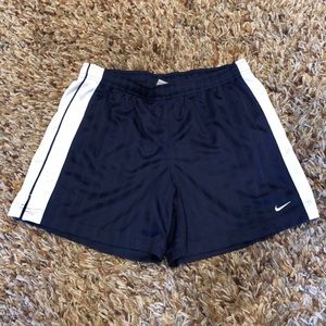 Nike - (girls) shorts size XL